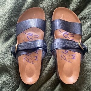 Black slides - brand new